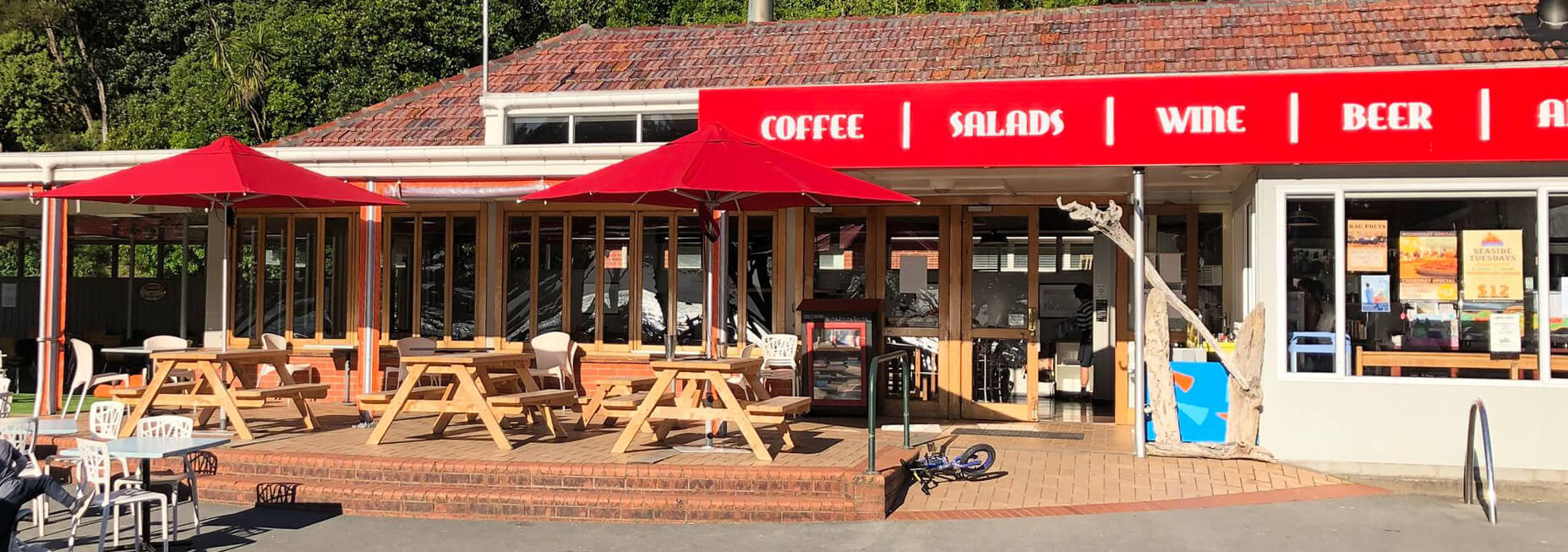 Quality cafe umbrella in red